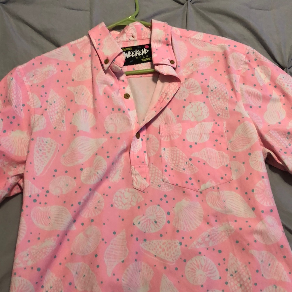 Chubbies shirt mens medium, 92%polyester and 8%spandex.  Good used condition